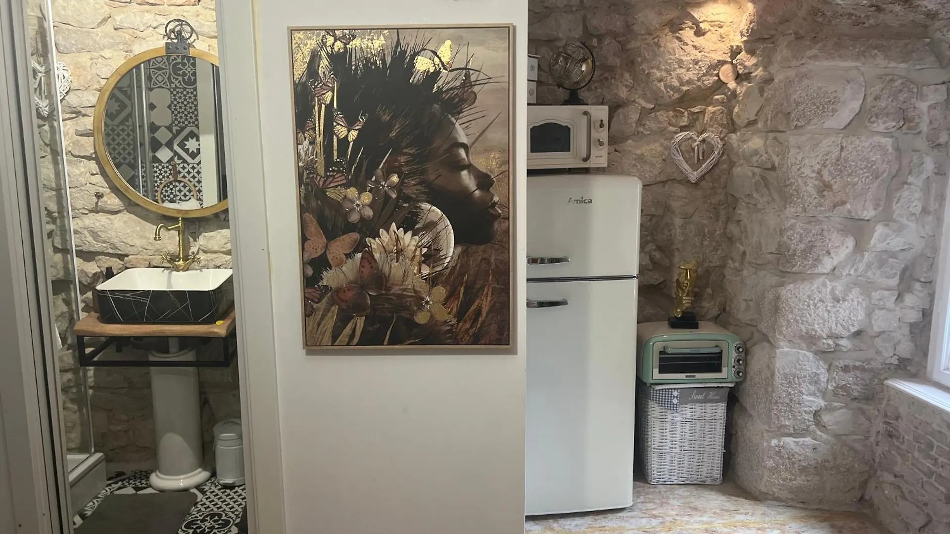 kontakty B&B Apartments Coli Apartman Dora Self Check In